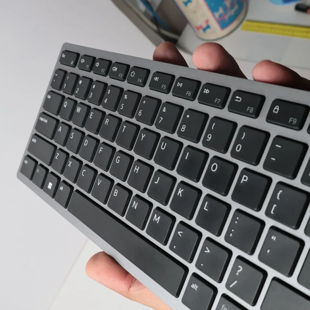 Dell Premiere Wireless Keyboard KB7221Wt Silver Gray with USB Receiver Dongle